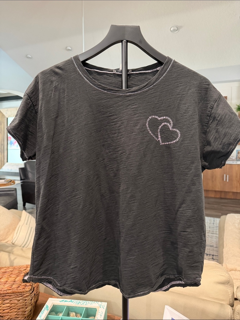 Lisa Todd Black Women's Short Sleeve Tee with Heart Embroidery size large